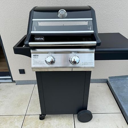 Moderne Ferienwohnung Mit Terrasse, Grill & Privatparkplatz Venningen Esterno foto